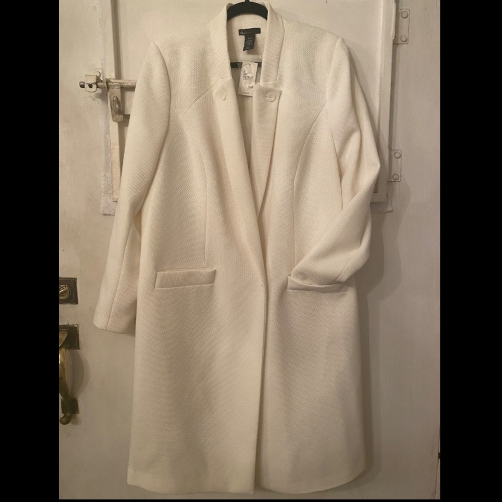 NWT LANE BRYANT PLUS SIZE 18/20 WINTER WHITE COAT